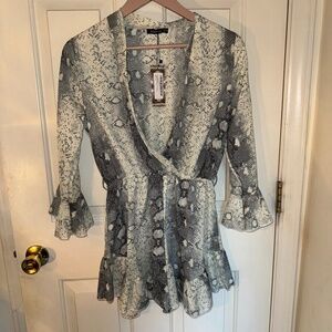 NEW WITH TAGS! Black and Grey Snakeprint Romper Size 10